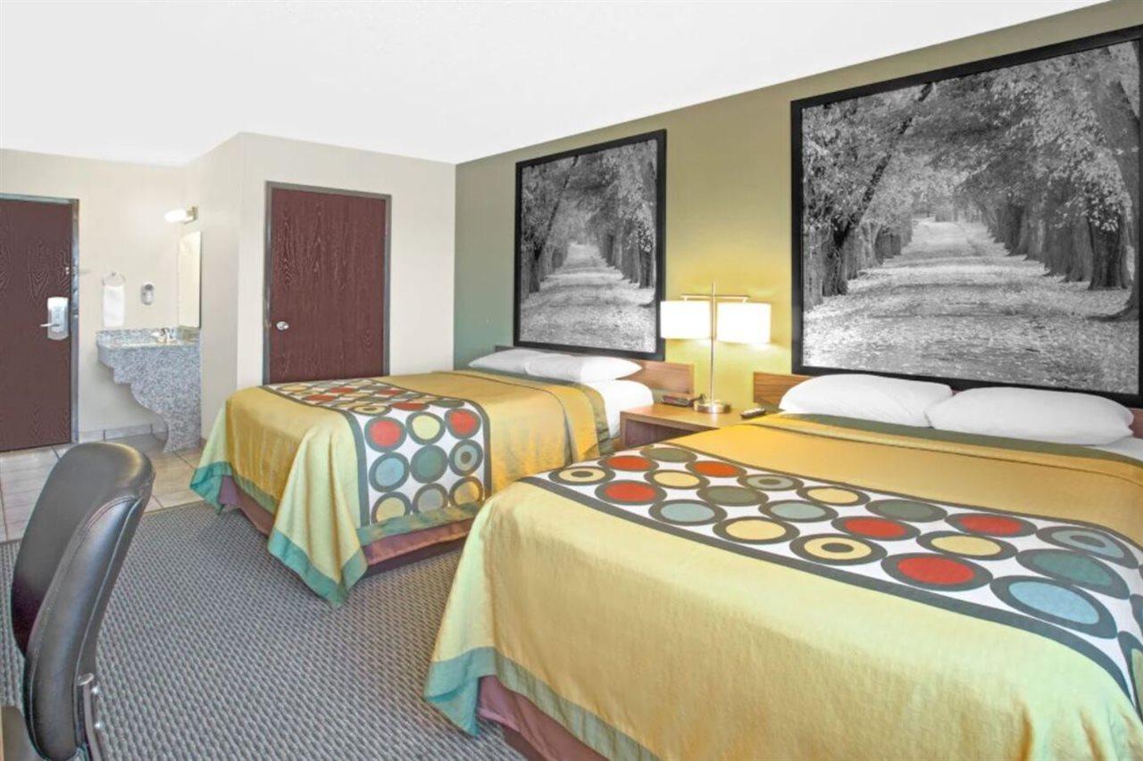 Hotel Super 8 By Wyndham Windsor/Madison North Esterno foto