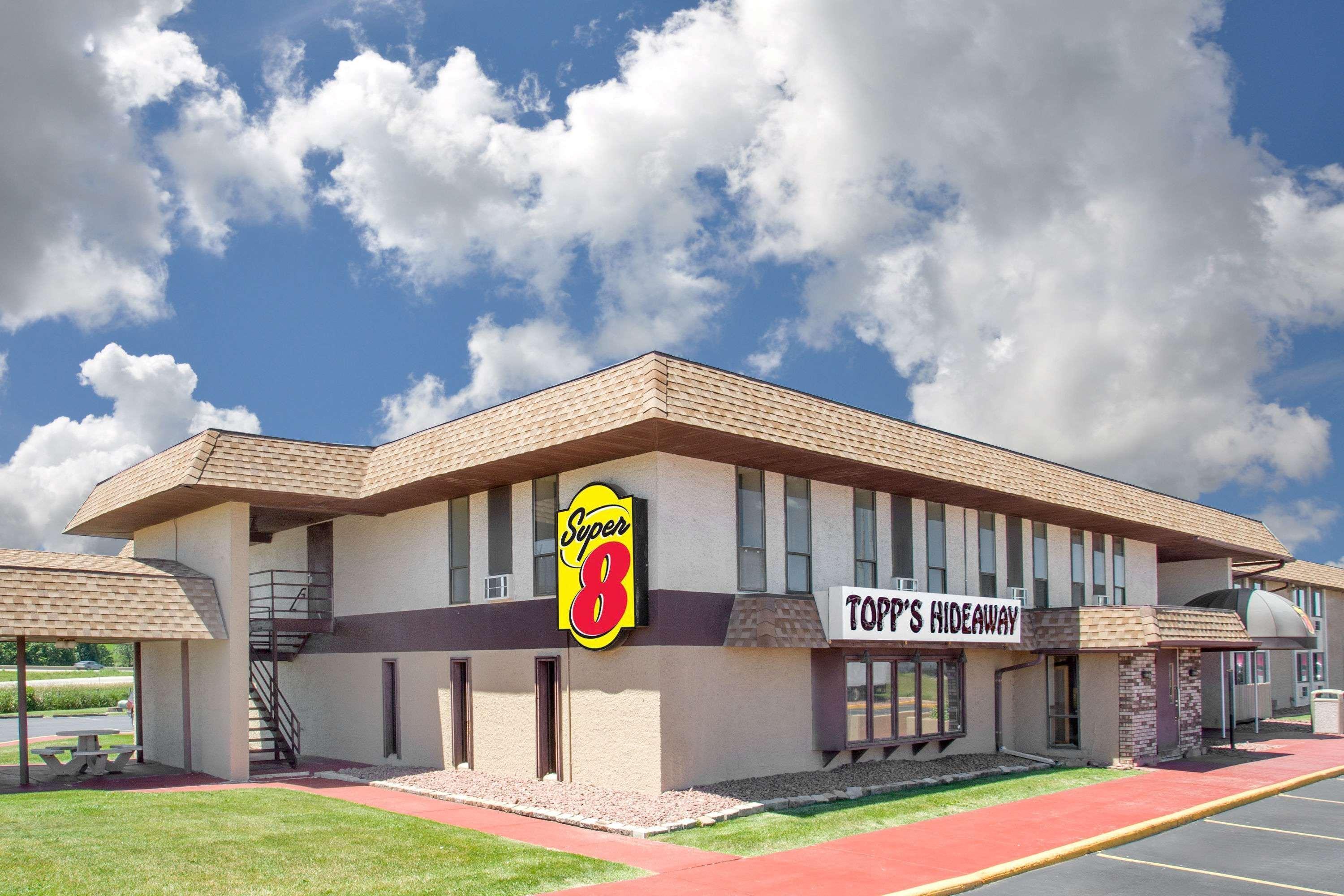 Hotel Super 8 By Wyndham Windsor/Madison North Esterno foto