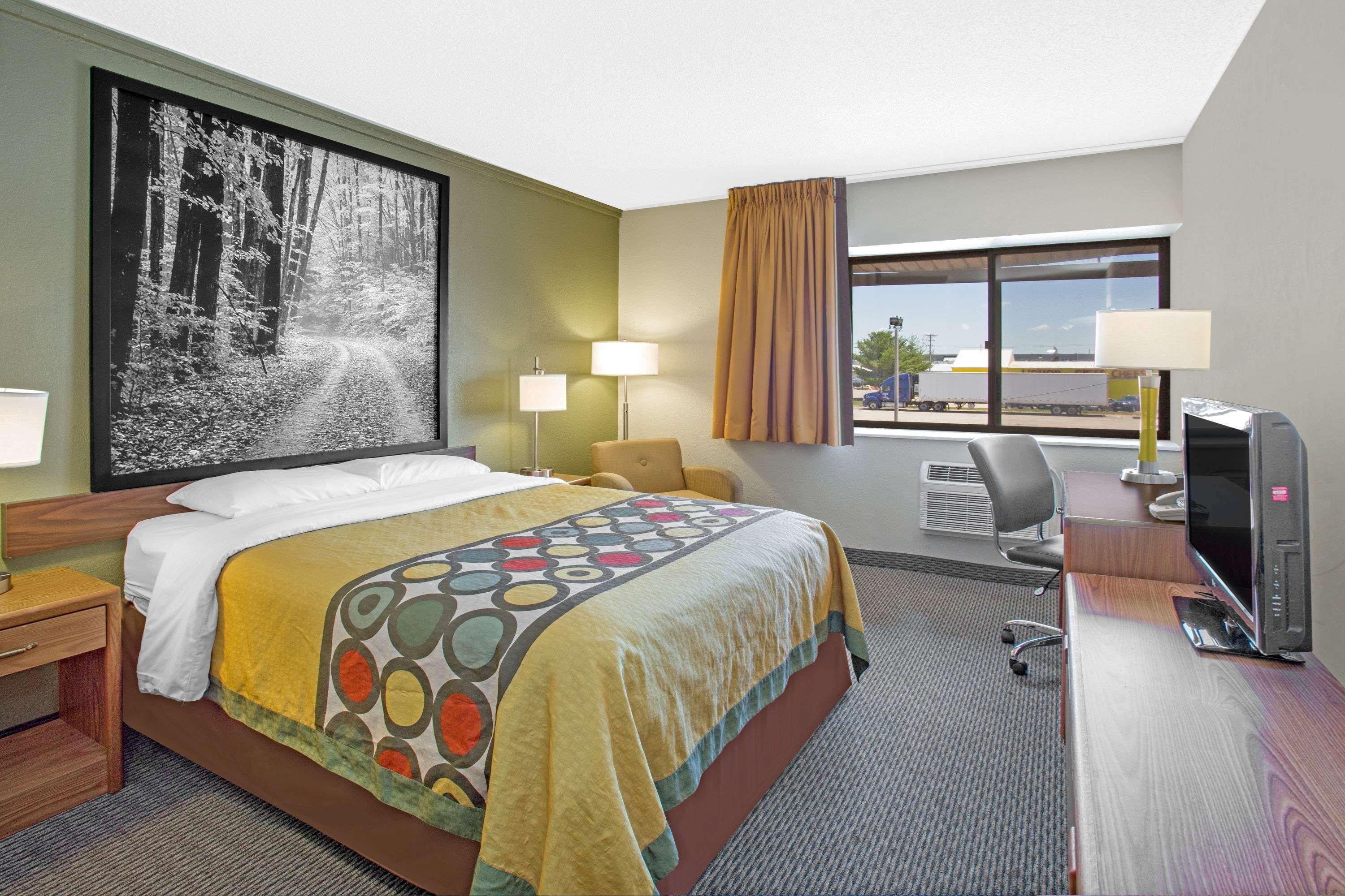 Hotel Super 8 By Wyndham Windsor/Madison North Esterno foto