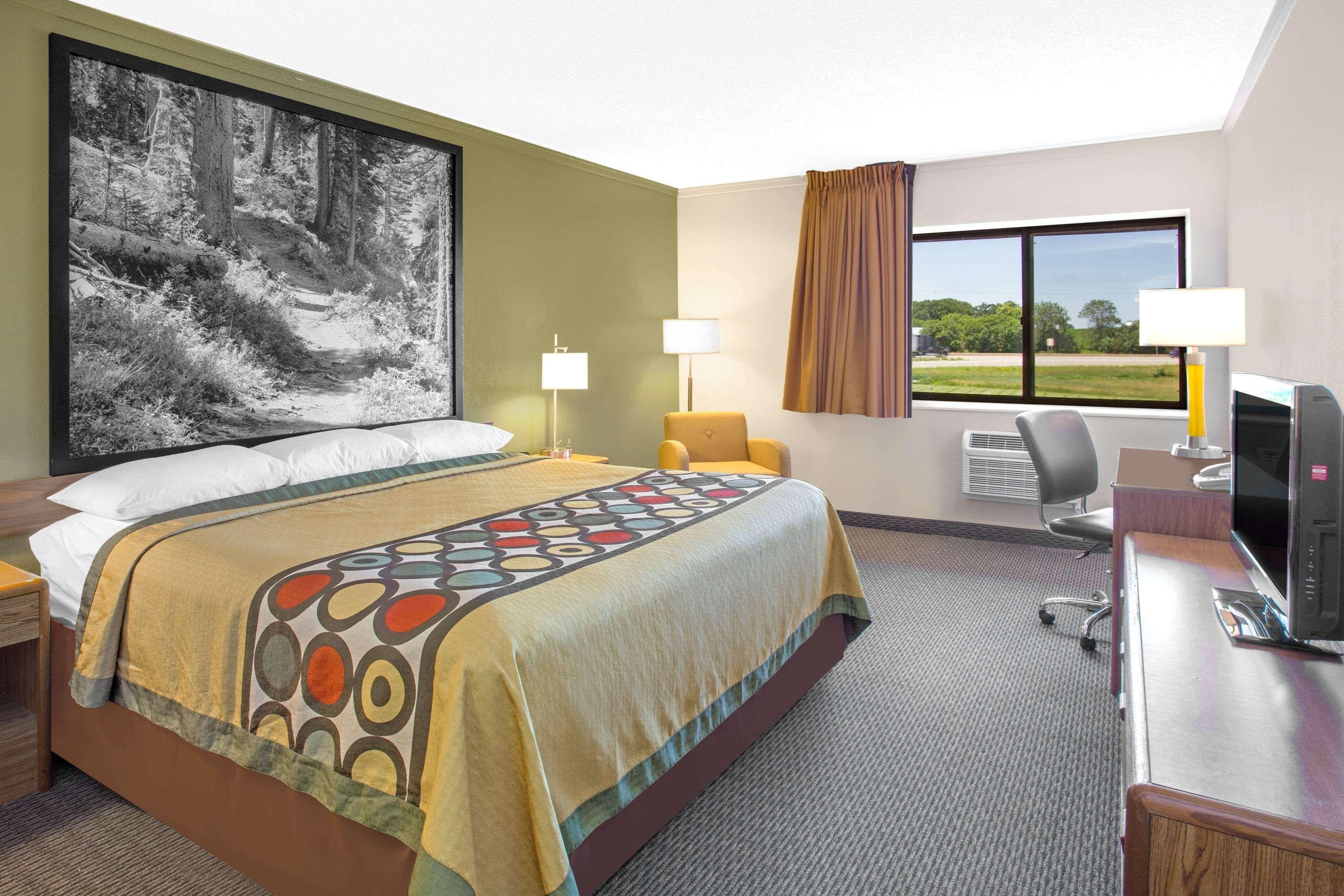 Hotel Super 8 By Wyndham Windsor/Madison North Esterno foto