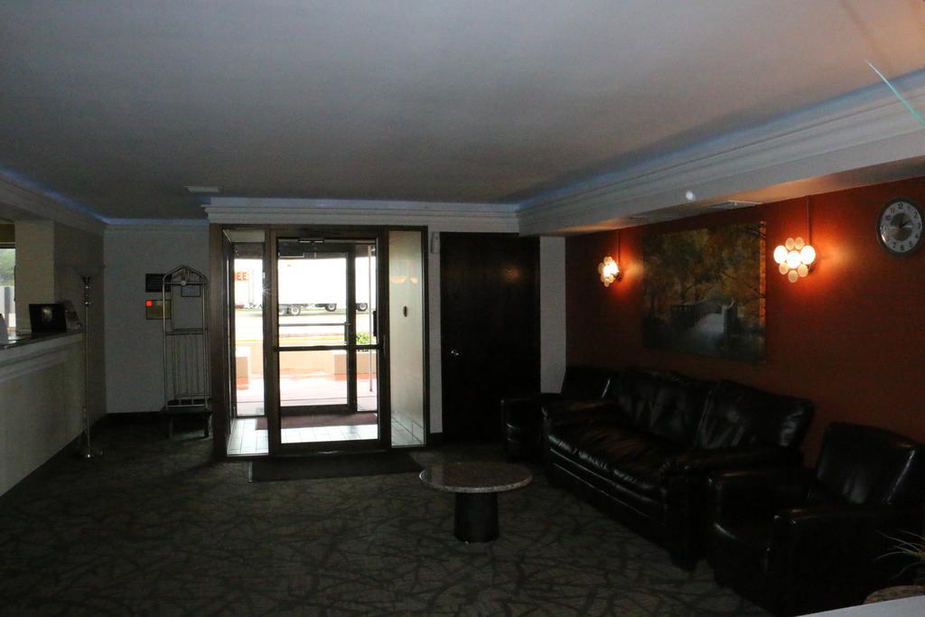 Hotel Super 8 By Wyndham Windsor/Madison North Esterno foto