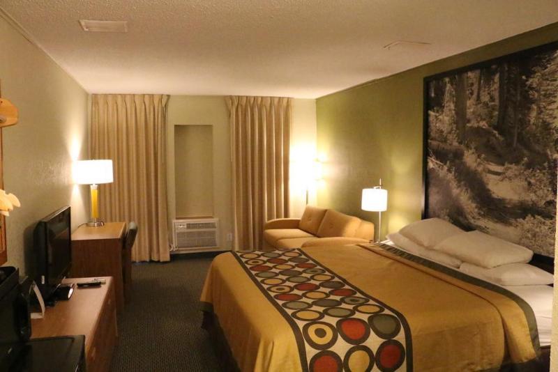 Hotel Super 8 By Wyndham Windsor/Madison North Esterno foto